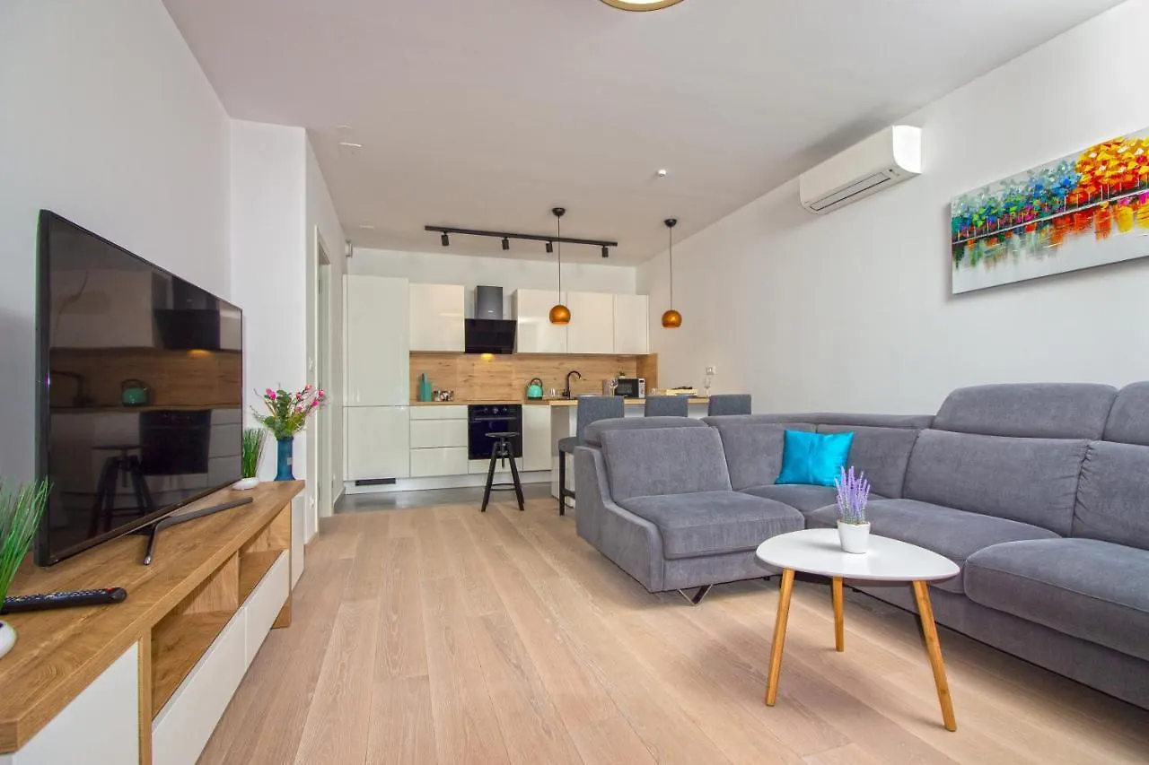 Sky Di Mare - Free Private Garage Apartment Split 0*,  Croatia