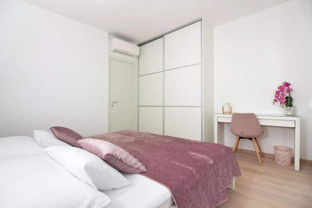Sky Di Mare - Free Private Garage Apartment Split 0*,